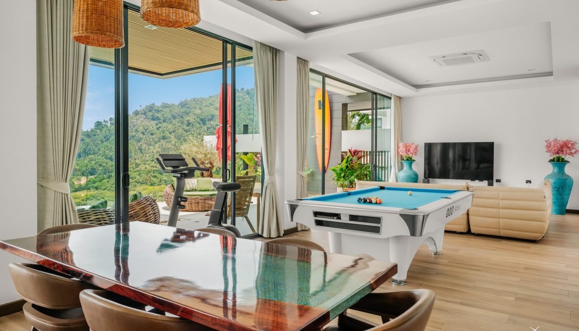 Kitchen table and living room Kitchen table and living room