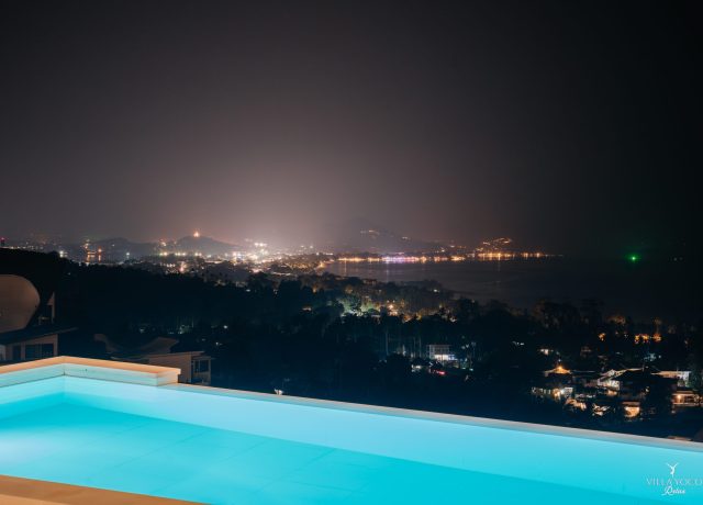 Swimming pool night view villa yoco